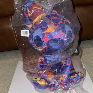 NWT Stitch crashes Disney Plush- Aladdin- Limited Release